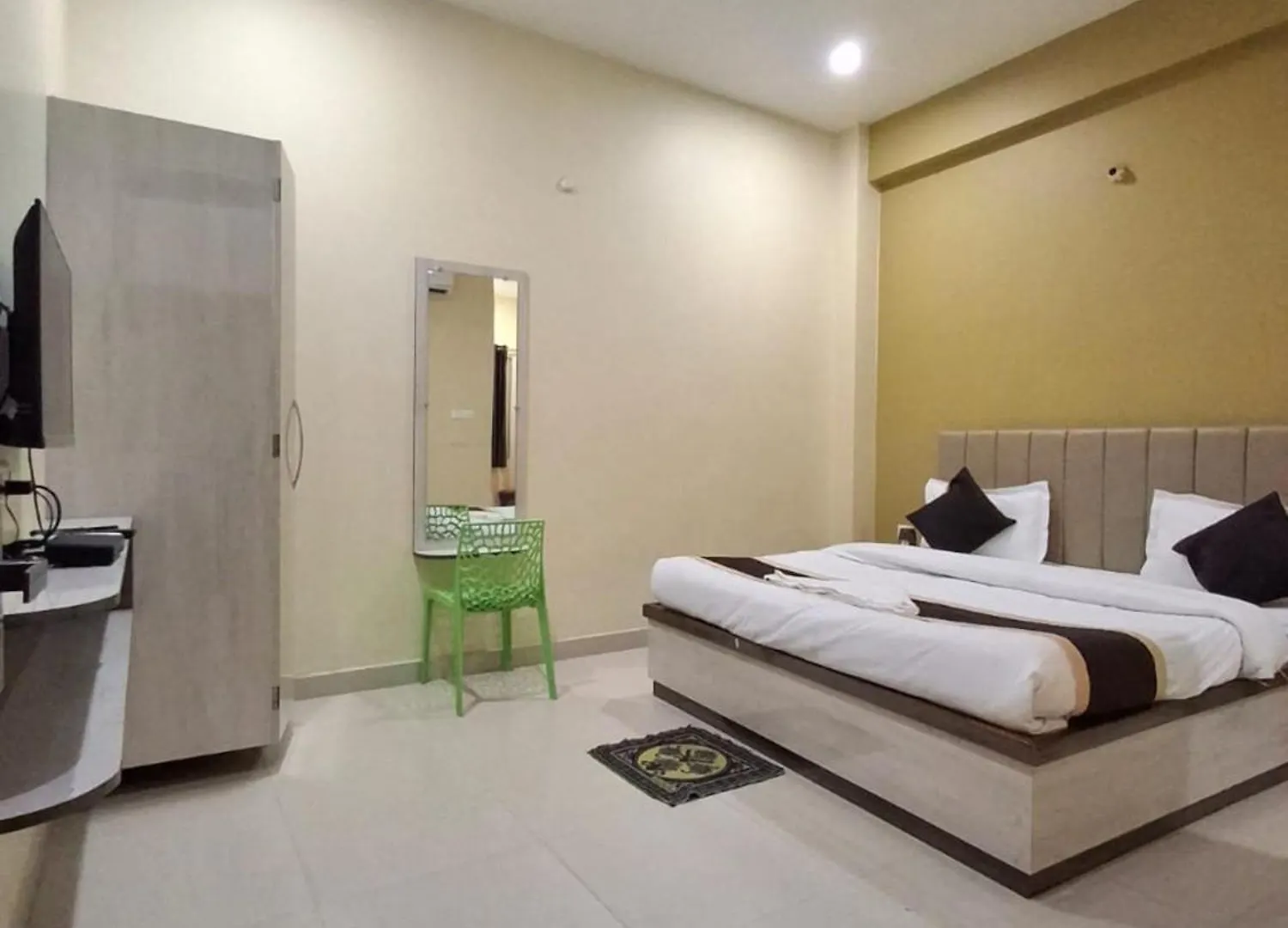 Goroomgo Hotel Medhya Grand Варанаси 3*,