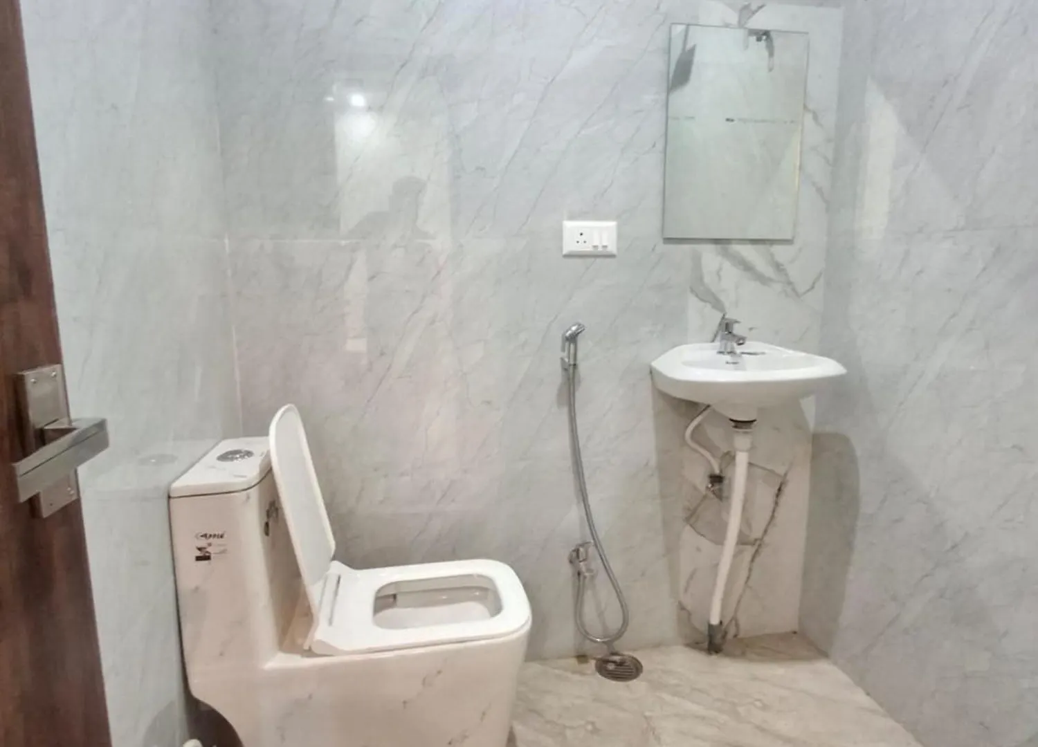 Goroomgo Hotel Medhya Grand Варанаси