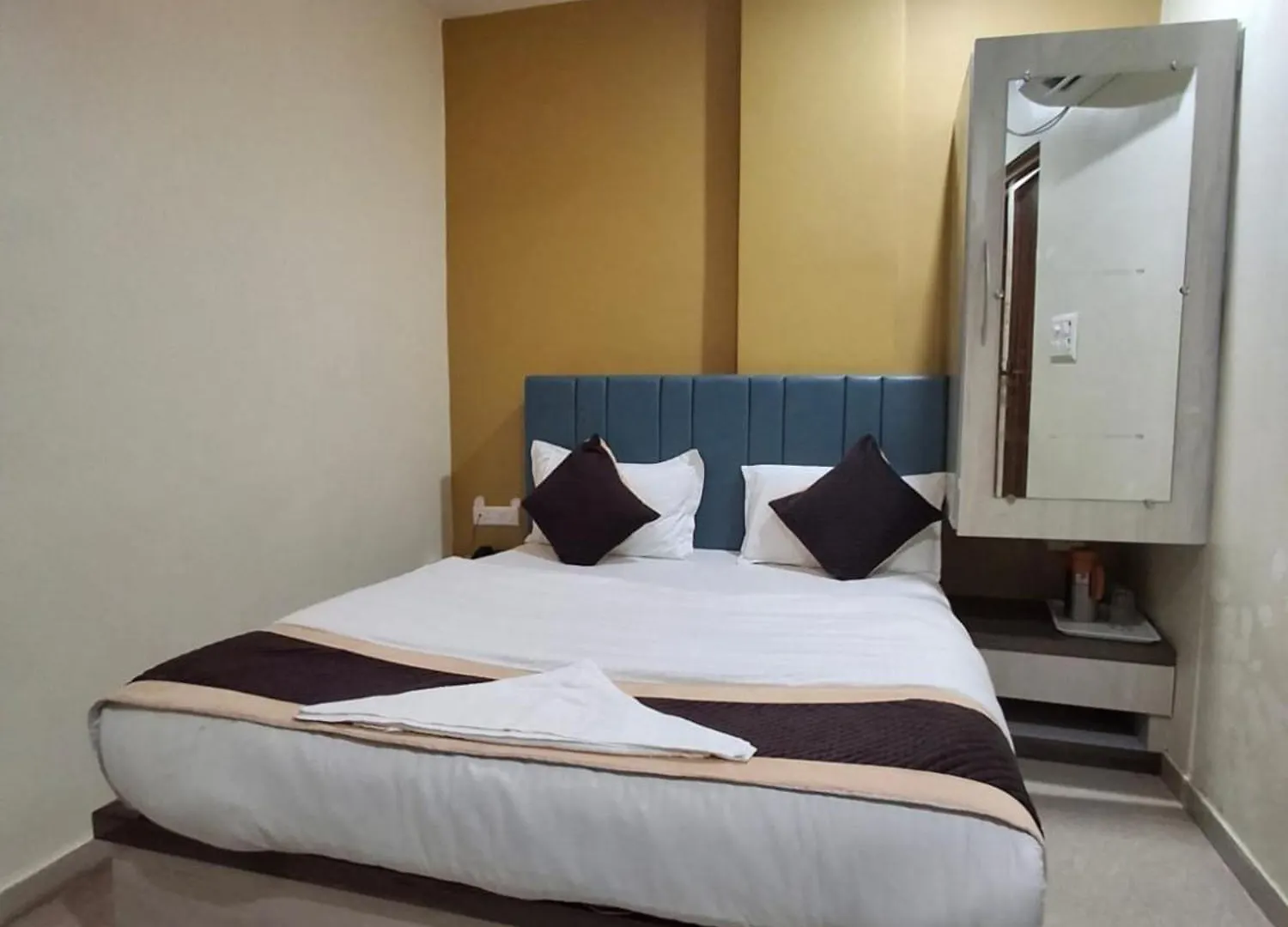 Goroomgo Hotel Medhya Grand Варанаси 3*,  Индия
